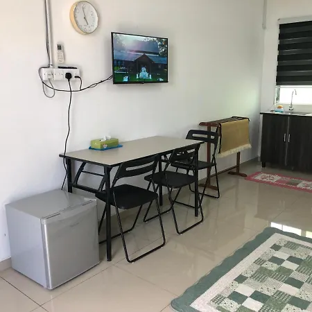 Mkb Homestay - Landed Studio Room With 2 Queen Bed And Free Parking Shah Alam Exterior photo