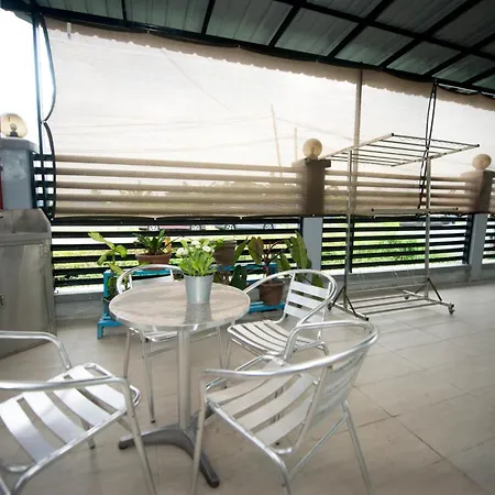 Mkb Homestay - Landed Studio Room With 2 Queen Bed And Free Parking Shah Alam Exterior photo