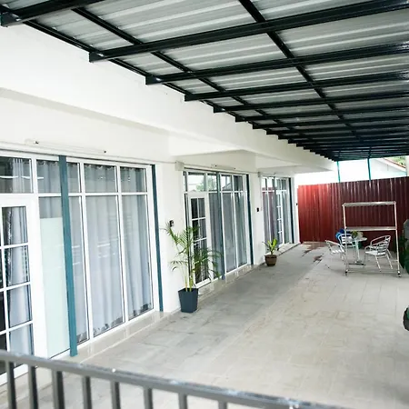 Mkb Homestay - Landed Studio Room With 2 Queen Bed And Free Parking Shah Alam Exterior photo