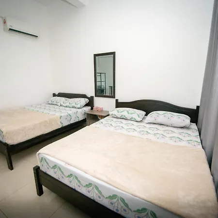 Mkb Homestay - Landed Studio Room With 2 Queen Bed And Free Parking Shah Alam Exterior photo