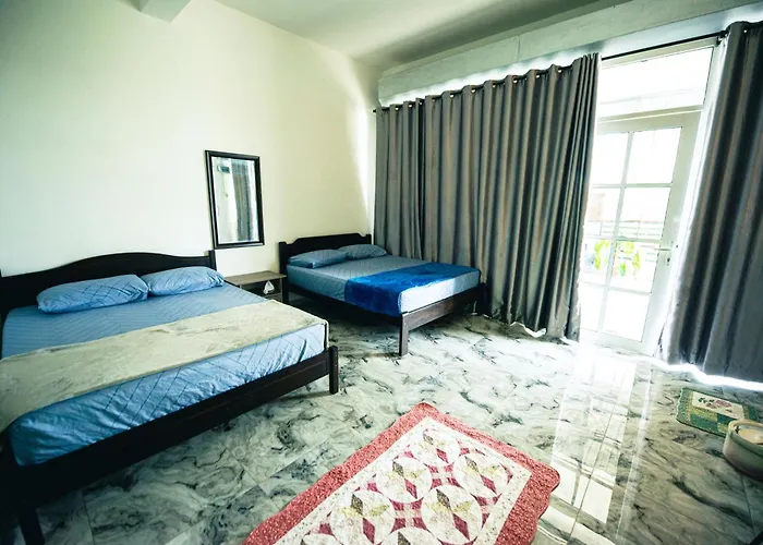 Mkb Homestay - Landed Studio Room With 2 Queen Bed And Free Parking
