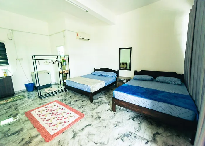 Mkb Homestay - Landed Studio Room With 2 Queen Bed And Free Parking